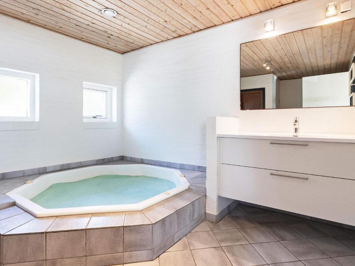 8 Person Holiday Home In Bl Vand Blåvand Exterior foto